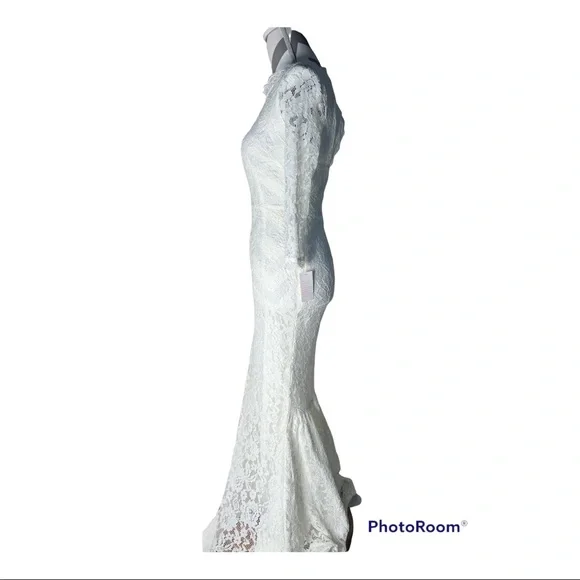 White wedding dress lace form fitting - Picture 5 of 8